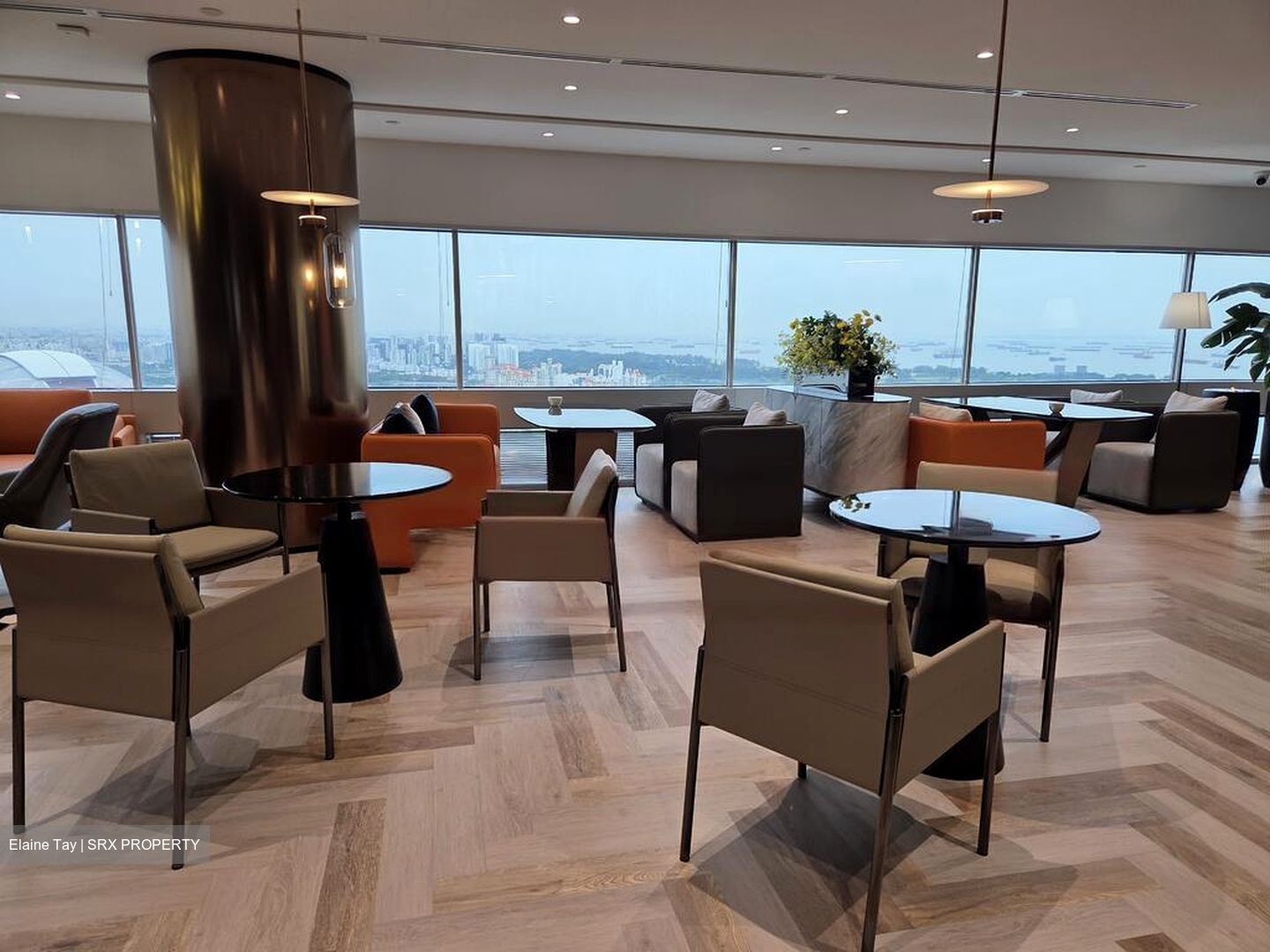 Gateway East (D7), Office #484471401